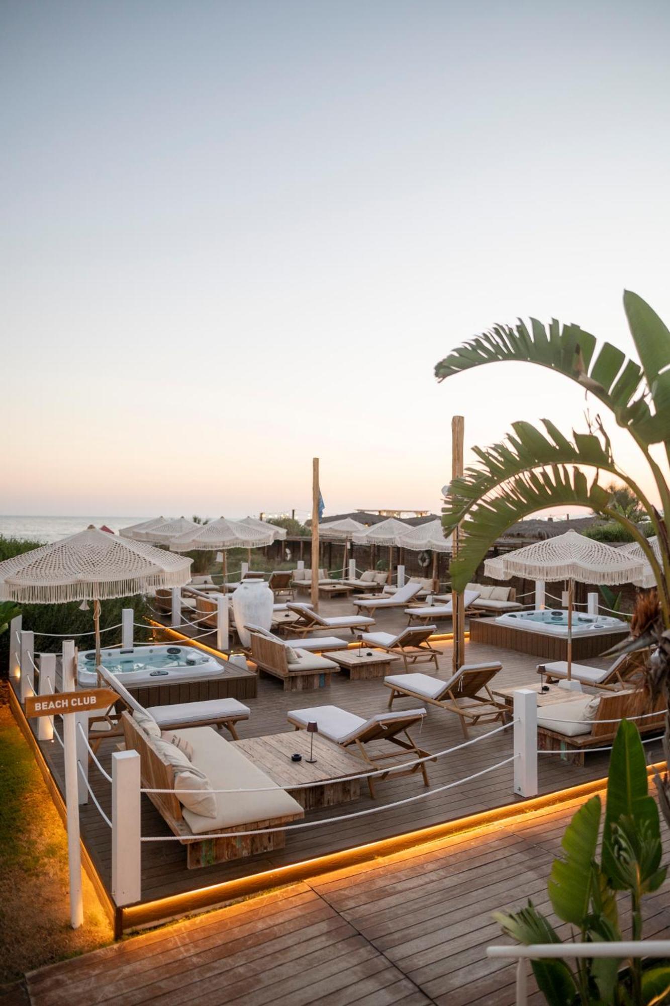 Cumeja Beach Club & Hotel Байя-Доміція Екстер'єр фото